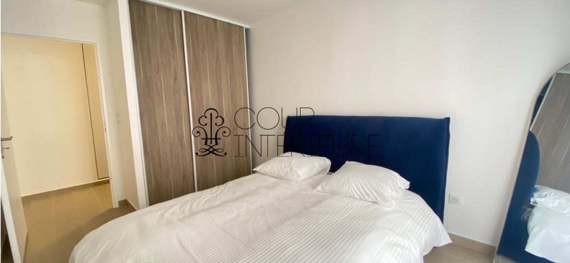 MEUBLÉ – 1 chambre – 45 m2 – Centre PUTEAUX (92) – Immeuble NEUF – 1ère LOCATION – 45 m2 + balcon + parking – 1er étage ascenseur – Loyer charges comprises : 1.550 euros