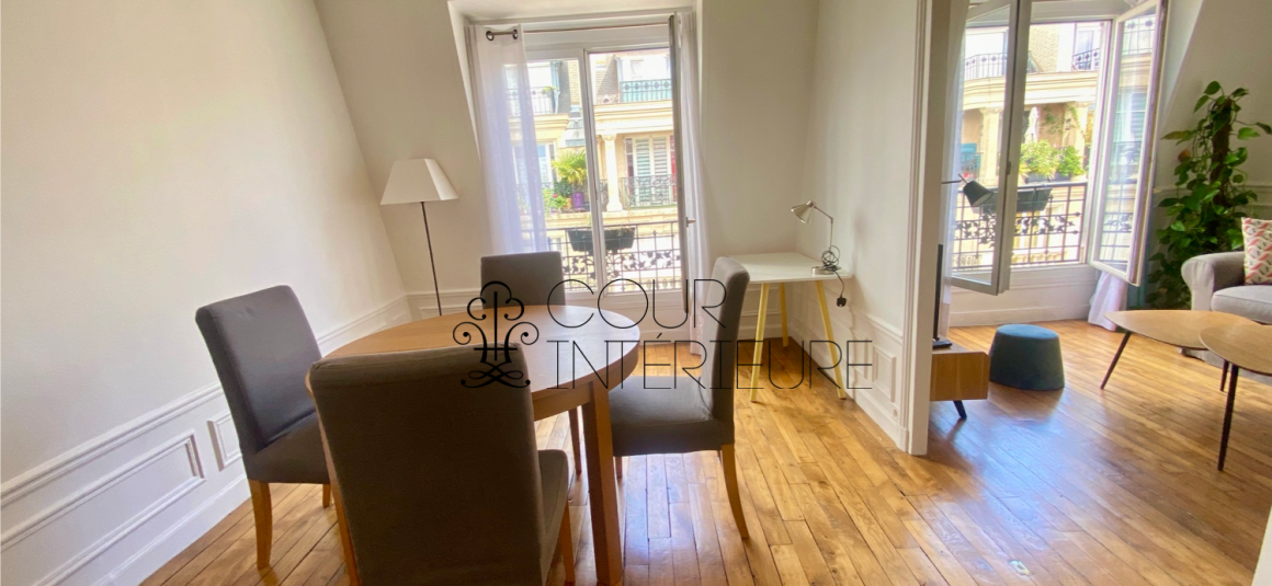 Sans titre23 MEUBLÉ – Double séjour + 1 chambre – 62 m2 – Paris 18ème – Rue Lapeyrère – Jules Joffrin – 6ème étage ascenseur – Loyer charges comprises : 2.100 €
