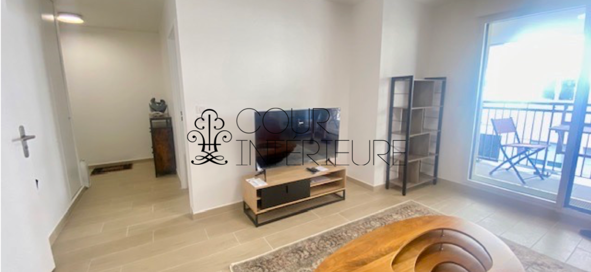 MEUBLÉ – 1 chambre – 45 m2 – Centre PUTEAUX (92) – Immeuble NEUF – 1ère LOCATION – 45 m2 + balcon + parking – 1er étage ascenseur – Loyer charges comprises : 1.550 euros