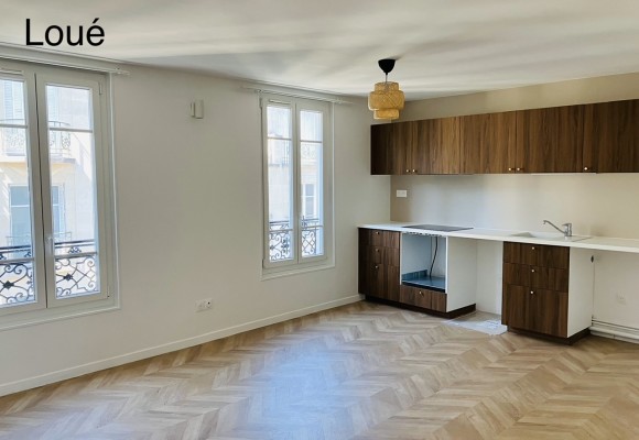 VIDE – 2 chambres – 50 m2 – Paris 6ème – Rue Vavin – 5ème et dernier étage avec ascenseur – Parking en sous-sol – Loyer charges comprises : 2.512 euros (chauffage /eau chaude collectifs)