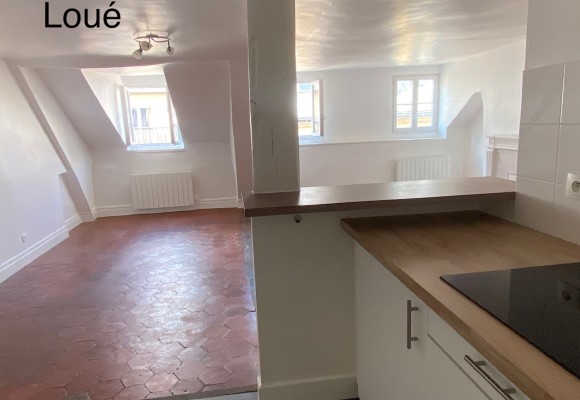 VIDE – 1 chambre – Paris 9ème – Trinité / Havre Caumartin – Rue Joubert – 51 m2 – 5ème et dernier étage ascenseur – Loyer charges comprises  : 1.595,00 euros