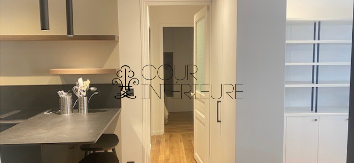MEUBLÉ – 2 chambres – 75 m2 – Paris 9ème – Rue Mansart – 1er étage avec ascenseur – Loyer charges comprises : 3.000 euros (chauffage collectif)