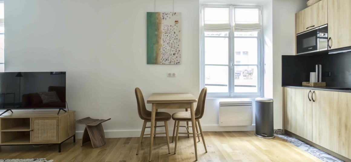 MEUBLÉ – 1 chambre – Paris 3ème – Marais – Coeur du Marais – Rue Arquebusiers – 31 m2 – 3ème étage sans ascenseur – Loyer charges comprises : 1.750 euros
