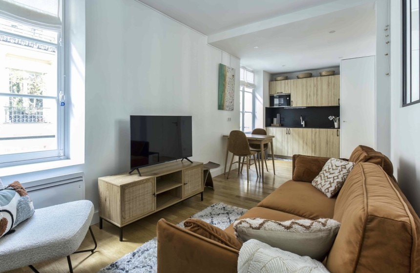 MEUBLÉ – 1 chambre – Paris 3ème – Marais – Coeur du Marais – Rue Arquebusiers – 31 m2 – 3ème étage sans ascenseur – Loyer charges comprises : 1.750 euros