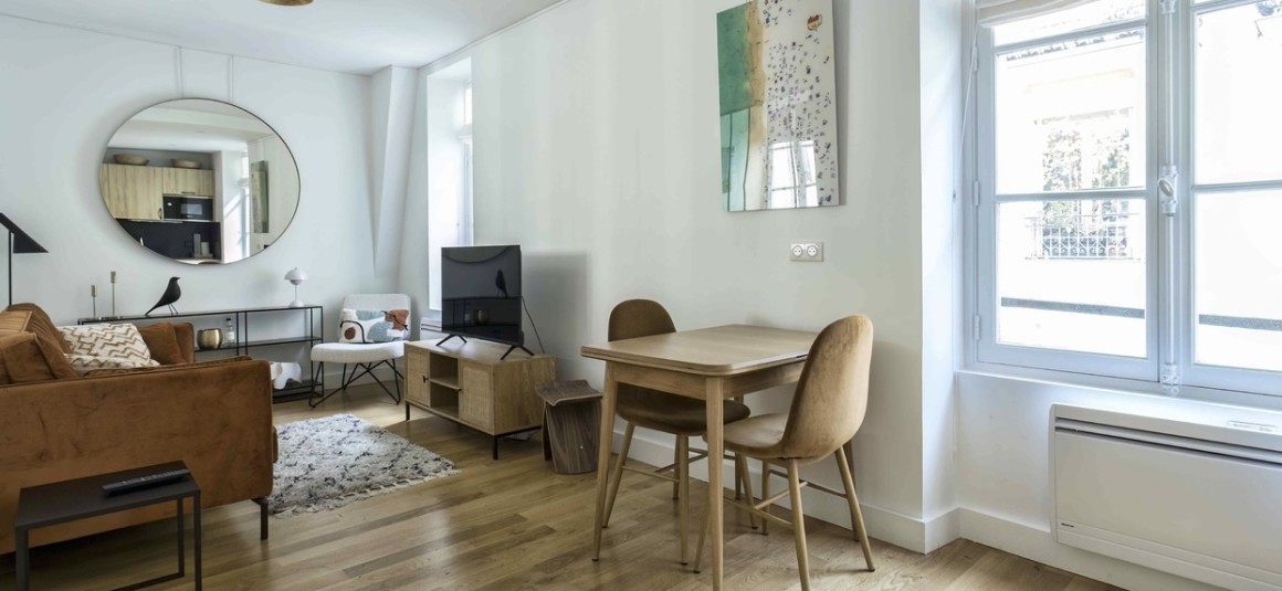 MEUBLÉ – 1 chambre – Paris 3ème – Marais – Coeur du Marais – Rue Arquebusiers – 31 m2 – 3ème étage sans ascenseur – Loyer charges comprises : 1.750 euros