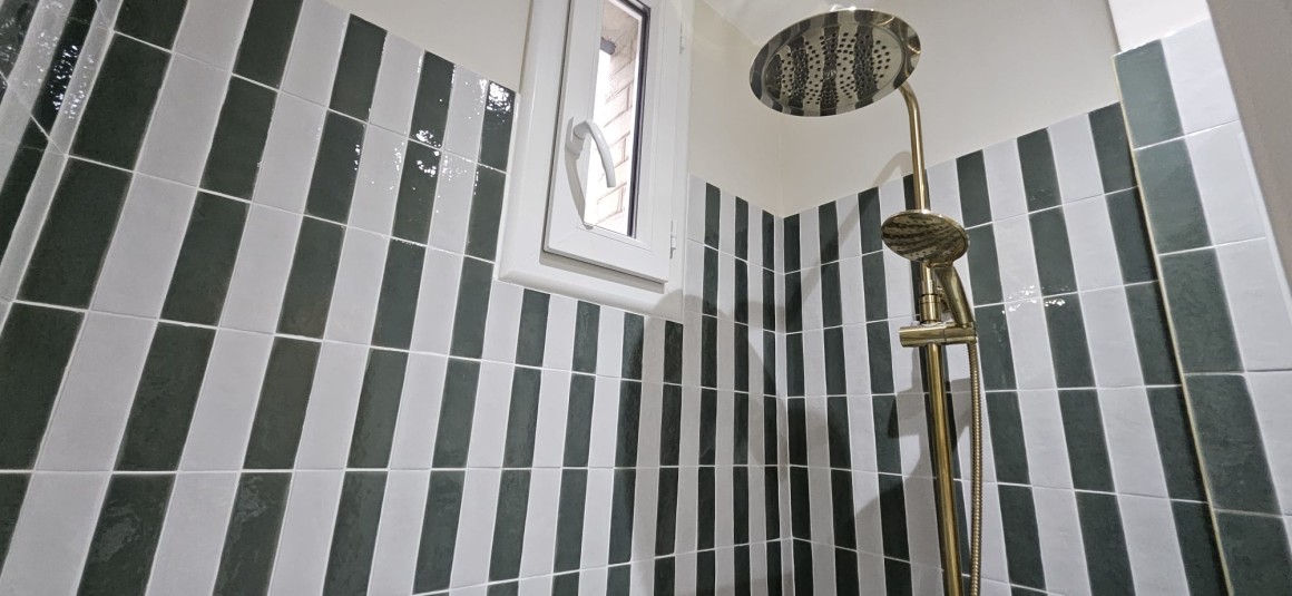 MEUBLÉ – 1 chambre – 32 m2 – Paris 14ème – Rue Louis Morard – 2ème étage sans ascenseur – Loyer charges comprises : 1.300 euros