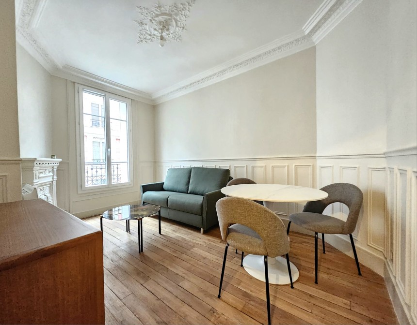 MEUBLÉ – 1 chambre – 32 m2 – Paris 14ème – Rue Louis Morard – 2ème étage sans ascenseur – Loyer charges comprises : 1.300 euros