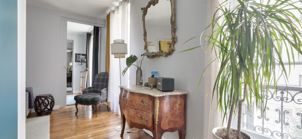 MEUBLÉ – 1 chambre – Paris 16ème – 50 m2 – Rue Duret – 1er étage ascenseur – Loyer charges comprises : 2.000 euros