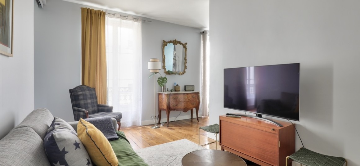 MEUBLÉ – 1 chambre – Paris 16ème – 50 m2 – Rue Duret – 1er étage ascenseur – Loyer charges comprises : 2.000 euros