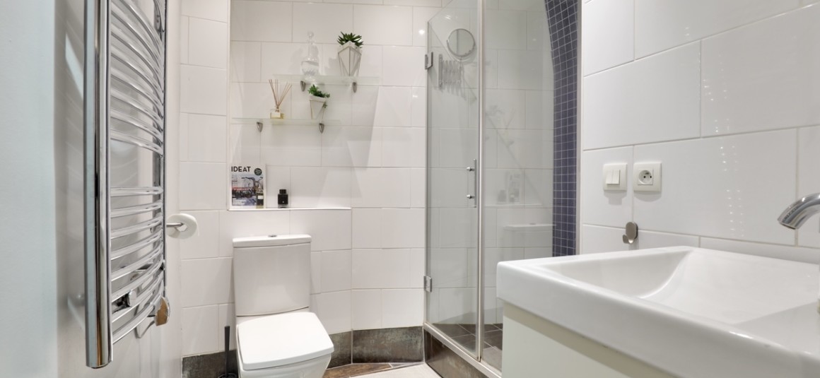 MEUBLÉ – 1 chambre – Paris 16ème – 50 m2 – Rue Duret – 1er étage ascenseur – Loyer charges comprises : 2.000 euros