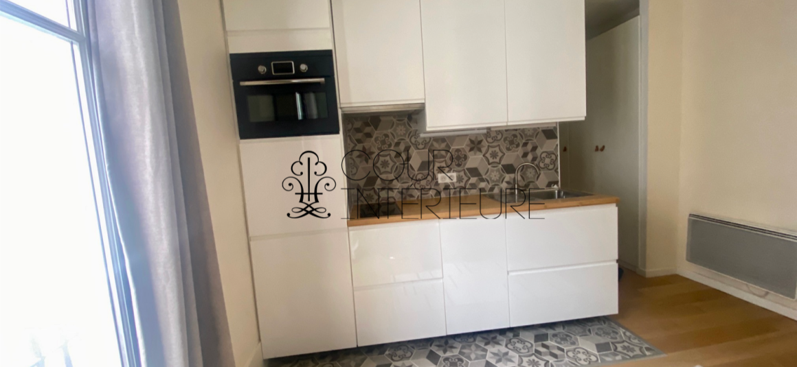MEUBLÉ – 1 chambre – 29 m2 – Paris 14ème – Avenue du Maine – 2ème sans ascenseur – Loyer charges comprises : 1.350 euros