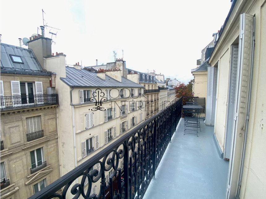 MEUBLÉ – 2 chambres – Paris 8ème – Saint Augustin – 88 m2 – 5ème étage ascenseur – GRAND BALCON FILANT de 7 m2  PLEIN SUD – Loyer charges comprises : 3.650 euros