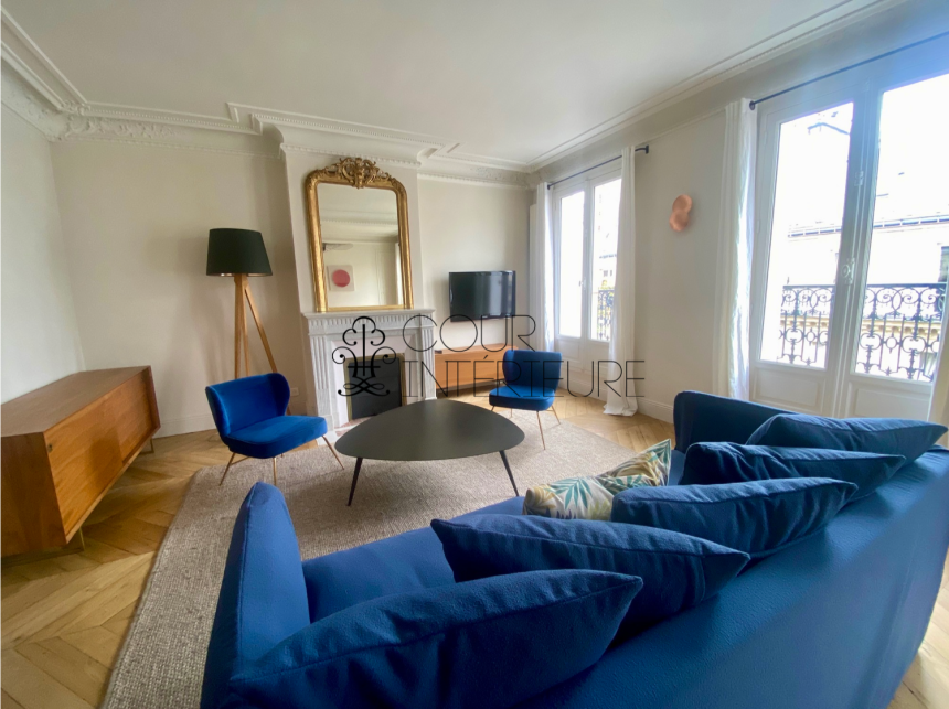 MEUBLÉ – 2 chambres – Paris 8ème – Saint Augustin – 88 m2 – 5ème étage ascenseur – GRAND BALCON FILANT de 7 m2  PLEIN SUD – Loyer charges comprises : 3.650 euros