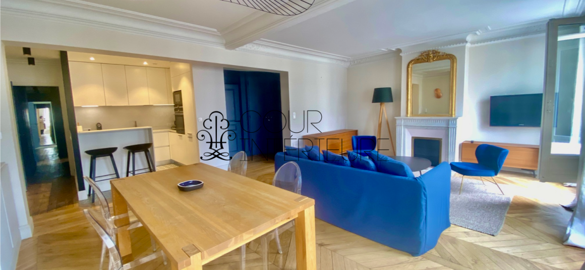 MEUBLÉ – 2 chambres – Paris 8ème – Saint Augustin – 88 m2 – 5ème étage ascenseur – GRAND BALCON FILANT de 7 m2  PLEIN SUD – Loyer charges comprises : 3.650 euros