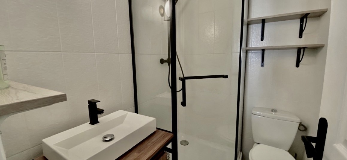 MEUBLÉ – 1 chambre – 37,1 m2 – Paris 17ème – Rue des Acacias – 1er étage sans ascenseur –  Loyer charges comprises : 1.500 €