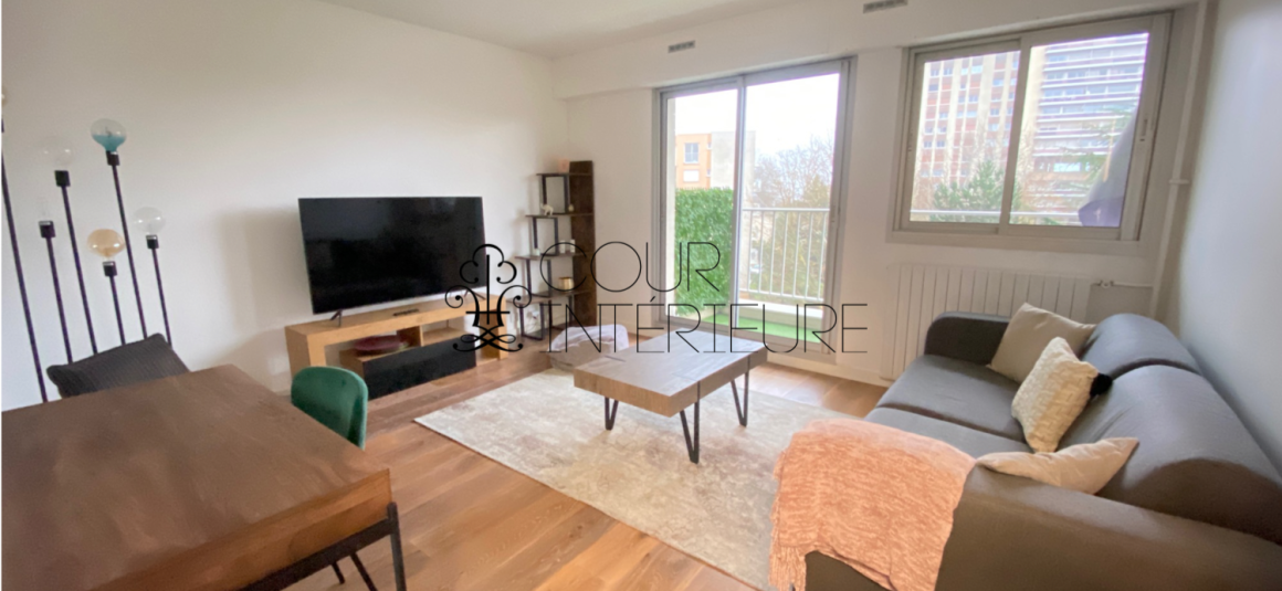 MEUBLÉ – 1 chambre – PUTEAUX (92) – Avenue Gutenberg – 46 m2 – 4ème étage avec ascenseur sur jardin – Balcon – Parking inclus – Loyer charges comprises : 1.600 € (chauffage collectif) + parking possible en supplément en sous-sol avec accès direct depuis ascenseur