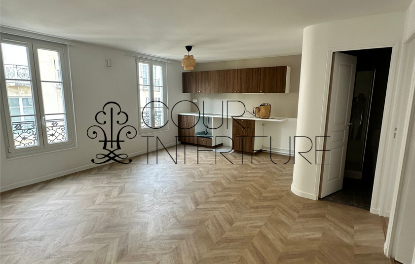 VIDE – 2 chambres – 50 m2 – Paris 6ème – Rue Vavin – 5ème et dernier étage avec ascenseur – Parking en sous-sol – Loyer charges comprises : 2.512 euros (chauffage /eau chaude collectifs)