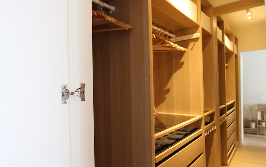 MEUBLÉ – 1 chambre – 55 m2 + Grande terrasse 21 m2 – Paris 17ème – Rue des Ternes – 6ème étage ascenseur – Loyer charges comprises : 2.790 € (chauffage et eau chaude compris et internet compris) – Possibilité parking en sus