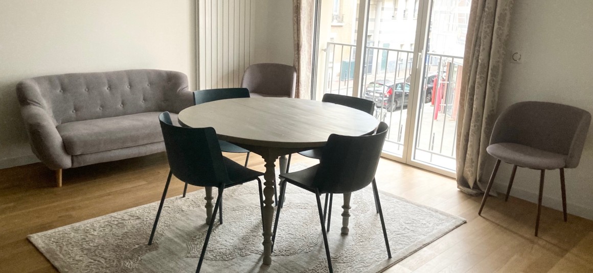 MEUBLÉ – Clichy (92) – rue Castérès – Refait à neuf – 1 chambre – 48 m2 – 1er étage ascenseur – Loyer charges comprises : 1.570 euros