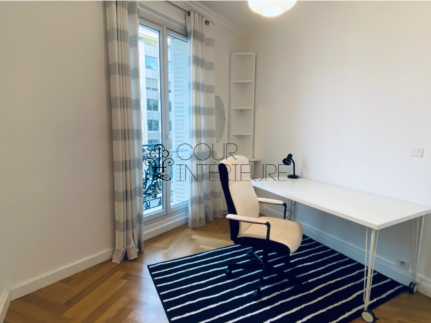 2 chambres + 1 bureau – 86 m2 – Paris 8ème (limite 17ème) – Ternes / rue Saint Honoré – 3ème étage avec ascenseur – Loyer charges comprises : 3.200 euros