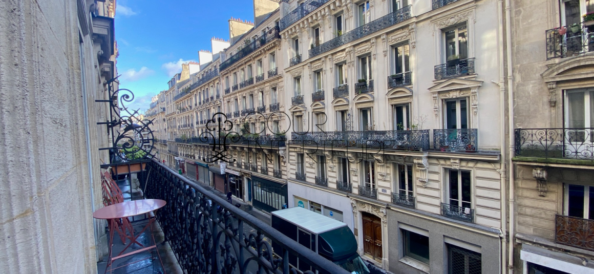 MEUBLÉ – 1 Chambre + double séjour – 55 m2 – Rue Legendre (haut Batignolles) – 2ème étage ascenseur – balcon filant – Loyer charges comprises : 2.050 euros