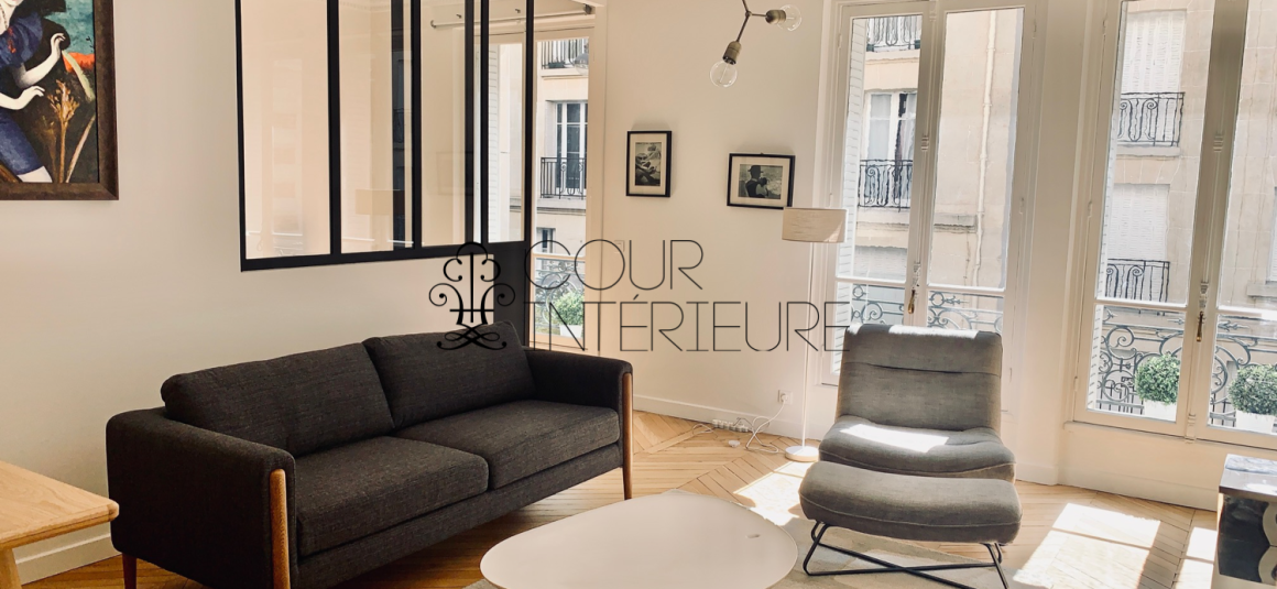 MEUBLÉ – 2 chambres – Paris 16ème – Rue Chalgrin – Petit balcon – 65  m2 – 1er étage ascenseur – Loyer charges comprises : 3.000 euros cc