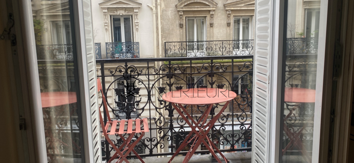 MEUBLÉ – 1 Chambre + double séjour – 55 m2 – Rue Legendre (haut Batignolles) – 2ème étage ascenseur – balcon filant – Loyer charges comprises : 2.050 euros
