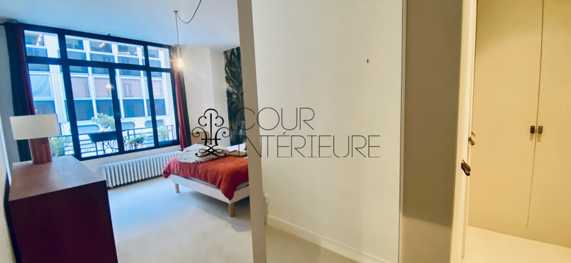 MEUBLÉ grand standing – 4 chambres – Paris 8ème – Marché Treilhard / Parc Monceau – 233 m2 – 1er étage avec ascenseur – Loyer charges comprises : 6.450 euros (chauffage compris et internet)