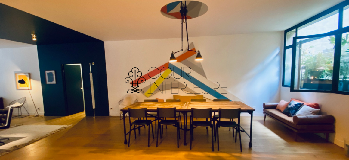 MEUBLÉ grand standing – 4 chambres – Paris 8ème – Marché Treilhard / Parc Monceau – 233 m2 – 1er étage avec ascenseur – Loyer charges comprises : 6.450 euros (chauffage compris et internet)