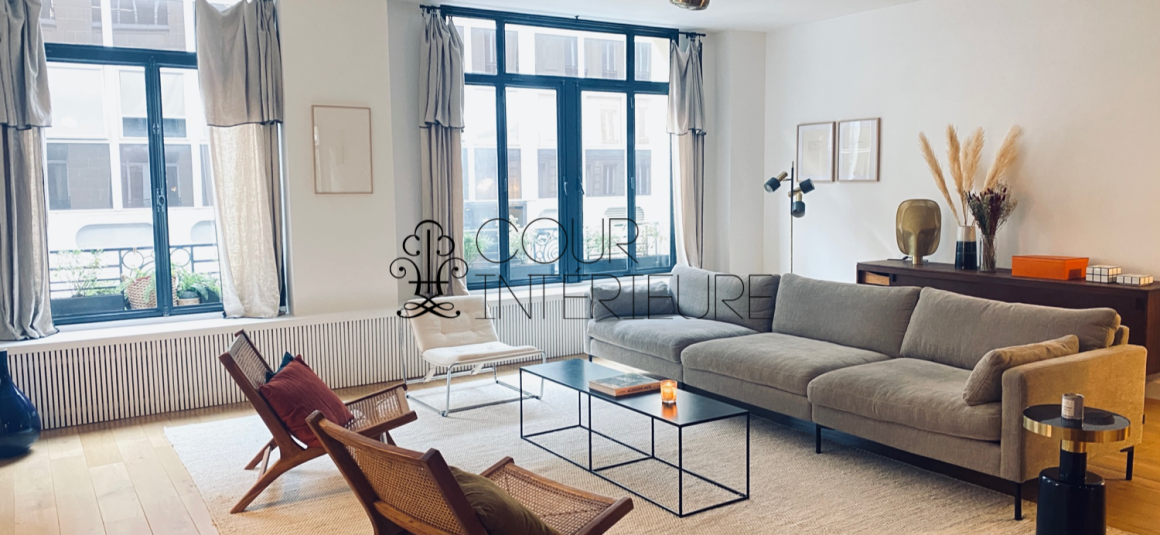MEUBLÉ grand standing – 4 chambres – Paris 8ème – Marché Treilhard / Parc Monceau – 233 m2 – 1er étage avec ascenseur – Loyer charges comprises : 6.450 euros (chauffage compris et internet)
