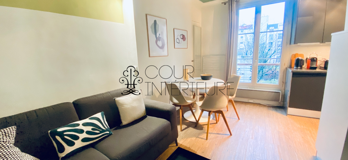 MEUBLÉ – Studio – 21 m2 – Paris 7ème – Belle vue Tour Eiffel – Rue Jean Nicot – 3ème étage ascenseur – Loyer charges comprises : 1.100 euros