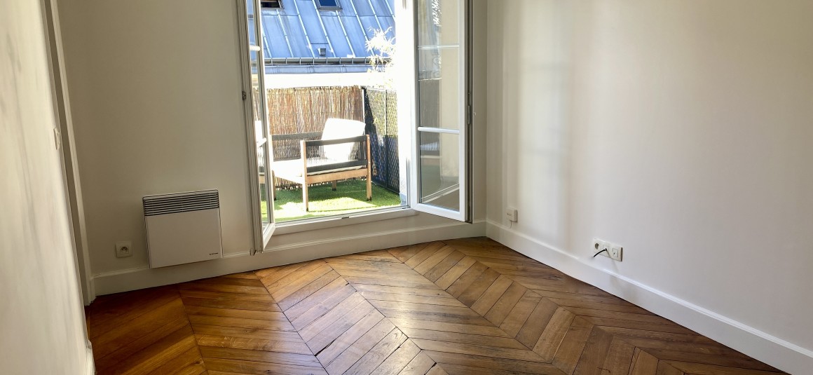 VIDE – Paris 9ème – Square Montholon – 1 chambre – 39 m2 + Terrasse plein ciel – Paris 9ème – Square Montholon – 5ème étage avec ascenseur – Loyer charges comprises : 1.474 euros