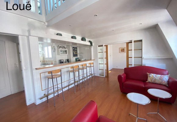 MEUBLÉ – Duplex de 2 CHAMBRES – PARIS 18ème – 74 m2 (89 m2 au sol) – Rue d’Orsel (Anvers – Montmartre) – 5ème et dernier étage avec ascenseur –  Loyer charges comprises : 2.500 euros + possibilité parking en sous-sol dans l’immeuble 150 euros