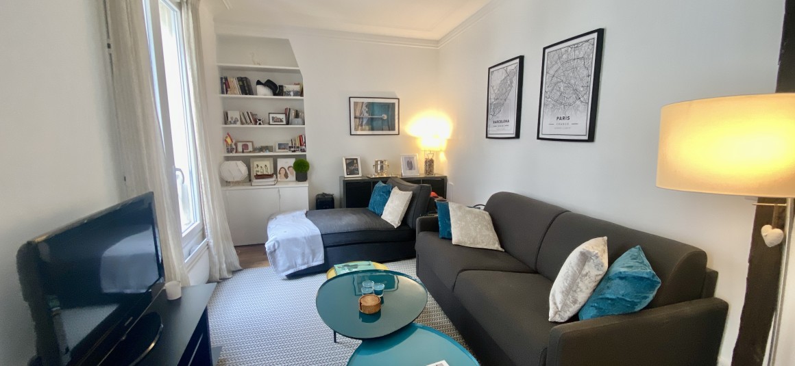 MEUBLÉ  – 1 chambre – 41 m2 – Paris 17ème – Rue Dulong / Pont Cardinet / Batignolles – 4eme etage sans ascenseur – Loyer charges comprises : 1.700 euros