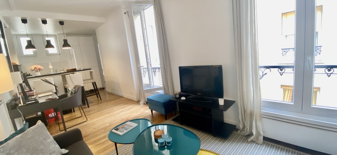 MEUBLÉ  – 1 chambre – 41 m2 – Paris 17ème – Rue Dulong / Pont Cardinet / Batignolles – 4eme etage sans ascenseur – Loyer charges comprises : 1.700 euros