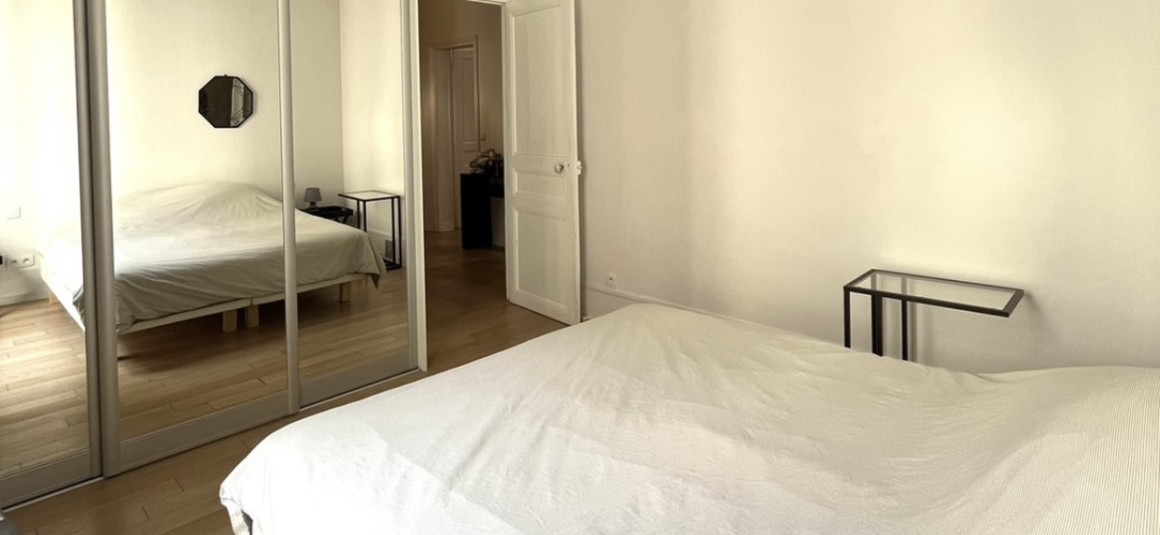 MEUBLÉ – 1 chambre – Paris 16ème – Rue Pergolèse – 64 m2 – 2ème étage avec ascenseur – Loyer charges comprises : 1.850 euros
