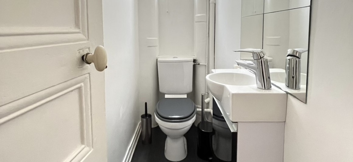 MEUBLÉ – 1 chambre – Paris 16ème – Rue Pergolèse – 64 m2 – 2ème étage avec ascenseur – Loyer charges comprises : 1.850 euros