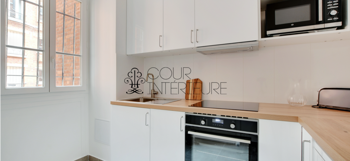 MEUBLÉ – Rénovation totale de standing – 2 grandes chambres – 97 m2 – Paris 18ème – Rue Lamarck – 3ème étage ascenseur – Loyer charges comprises : 3.850 euros (chauffage collectif)