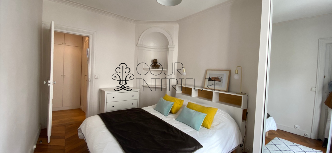 MEUBLÉ – 1 chambre – Paris 17ème – 44 m2 – Coeur Village Batignolles – 2ème sans ascenseur – Loyer charges comprises : 1.850 euros