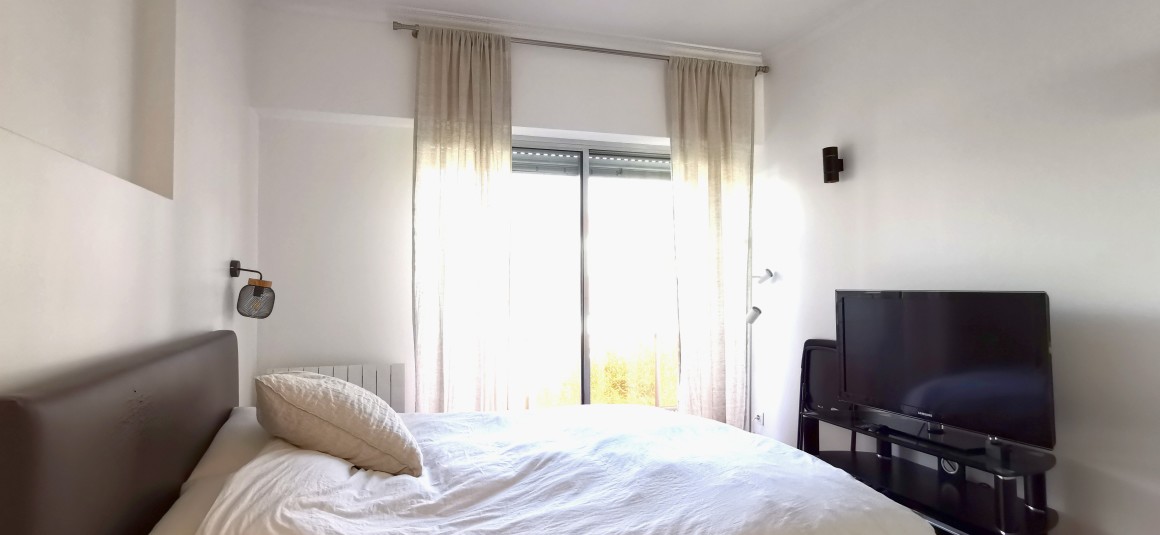 MEUBLÉ – 2 chambres – 80 m2 – Paris 16ème – Rue de la Tour – Balcon – 3ème étage ascenseur – Loyer charges comprises : 3.000 euros
