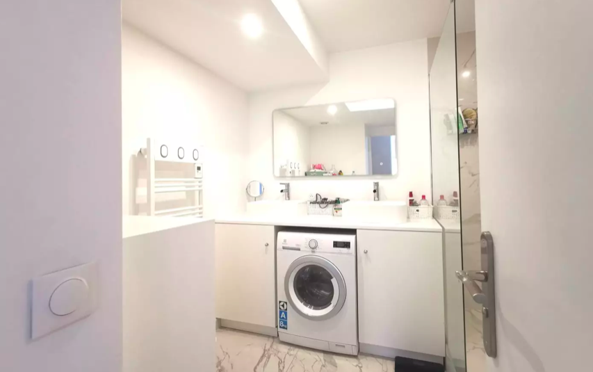MEUBLÉ – 2 chambres – 80 m2 – Paris 16ème – Rue de la Tour – Balcon – 3ème étage ascenseur – Loyer charges comprises : 3.000 euros