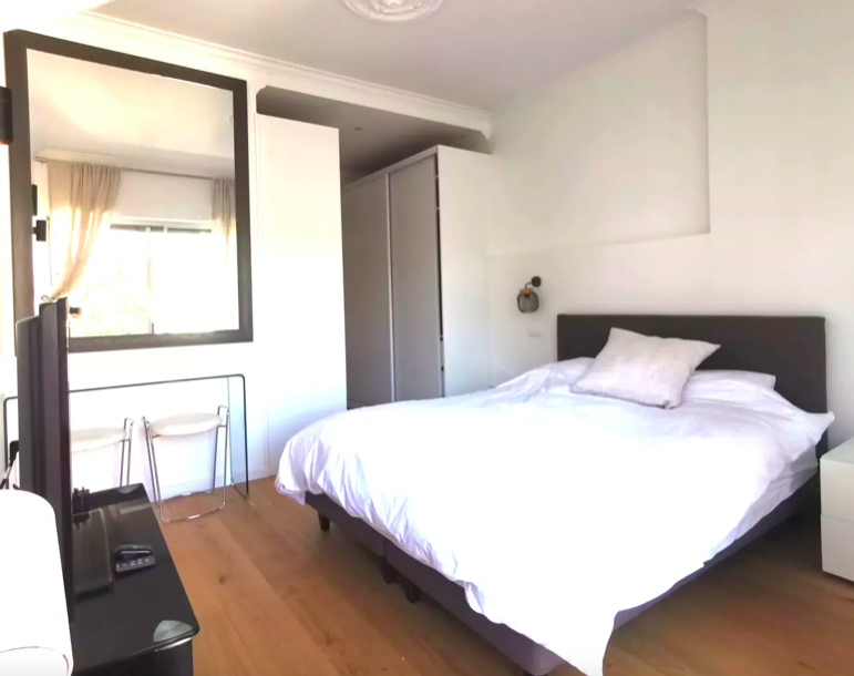 MEUBLÉ – 2 chambres – 80 m2 – Paris 16ème – Rue de la Tour – Balcon – 3ème étage ascenseur – Loyer charges comprises : 3.000 euros