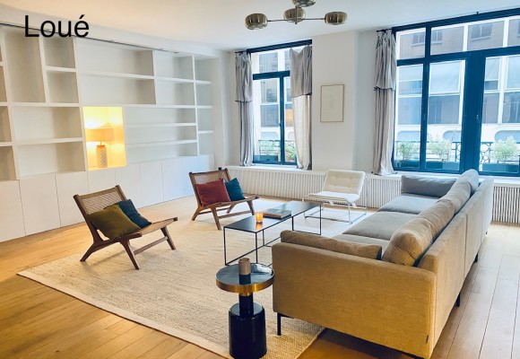 MEUBLÉ grand standing – 4 chambres – Paris 8ème – Marché Treilhard / Parc Monceau – 233 m2 – 1er étage avec ascenseur – Loyer charges comprises : 6.450 euros (chauffage compris et internet)