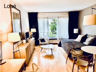 MEUBLÉ – Studio avec lit double – 27 m2 – Paris 9ème – Rue Rochechouart – 1er étage – Loyer charges comprises : 1.200 € (chauffage collectif)