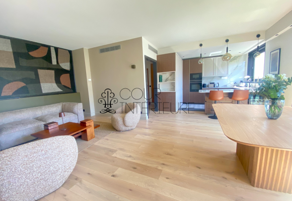 MEUBLÉ – Réfection totale Standing – 3 chambres – 92 Neuilly sur Seine – Pont de Neuilly – 110 m2 – Balcon filant – Climatisation – 3ème étage ascenseur – Loyer charges comprises : 4.100 euros (poss parking en sous-sol en sus)