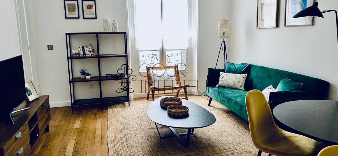 MEUBLÉ – Rénovation totale récente –  1 chambre – 44 m2 – Paris 7ème – Rue Saint Dominique (Gros Caillou) – 4e étage avec ascenseur – Loyer charges comprises : 2.100 €