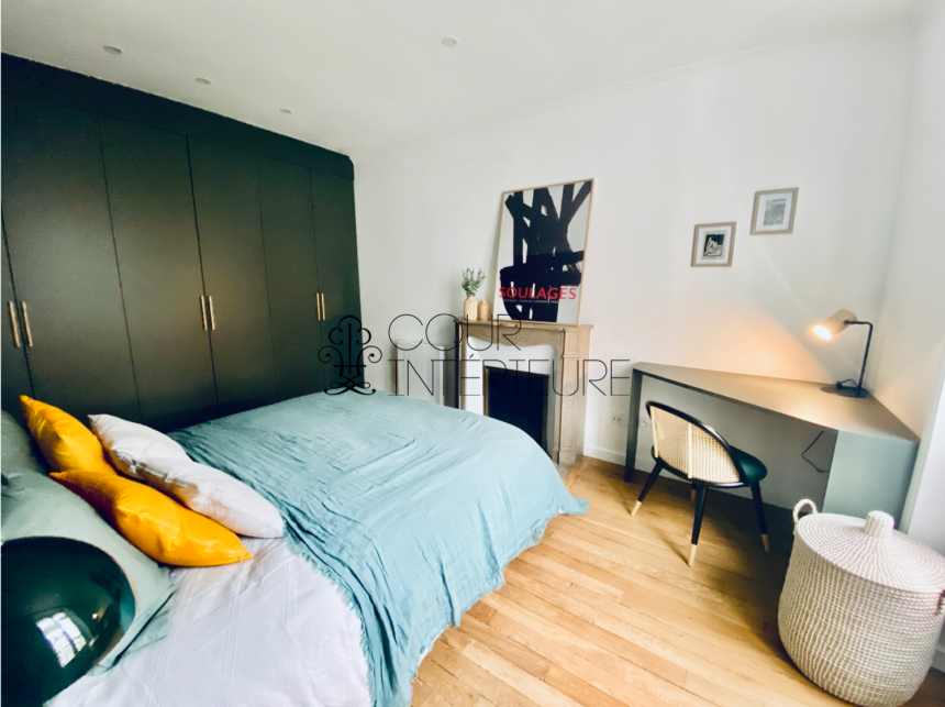 MEUBLÉ – Rénovation totale récente –  1 chambre – 44 m2 – Paris 7ème – Rue Saint Dominique (Gros Caillou) – 4e étage avec ascenseur – Loyer charges comprises : 2.100 €