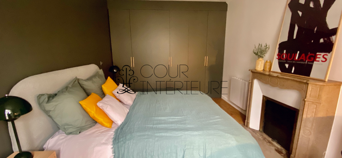 MEUBLÉ – Rénovation totale récente –  1 chambre – 44 m2 – Paris 7ème – Rue Saint Dominique (Gros Caillou) – 4e étage avec ascenseur – Loyer charges comprises : 2.100 €
