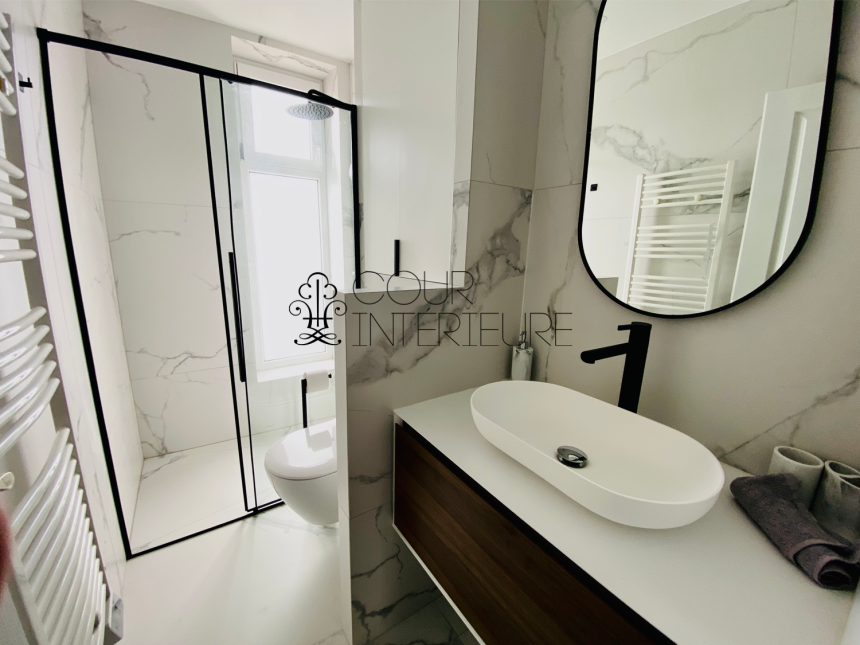 MEUBLÉ – Rénovation totale récente –  1 chambre – 44 m2 – Paris 7ème – Rue Saint Dominique (Gros Caillou) – 4e étage avec ascenseur – Loyer charges comprises : 2.100 €