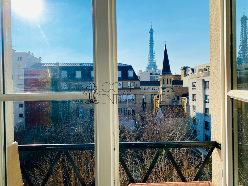 MEUBLÉ – Rénovation totale récente –  1 chambre – 44 m2 – Paris 7ème – Rue Saint Dominique (Gros Caillou) – 4e étage avec ascenseur – Loyer charges comprises : 2.100 €